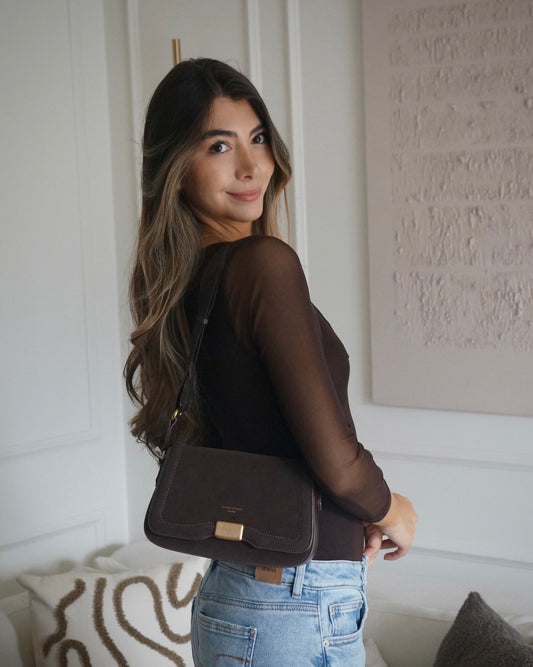 Styled by Camila Restrepo: body mesh Luce mocca + bolso Greta dark brown