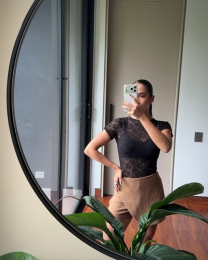 Top Blonda Manga Corta Bianca